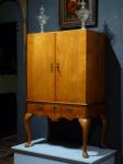 Antiek queen anne cabinet