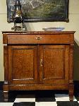 Antiek tweedeurskastje/commode