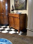 Antiek tweedeurskastje/commode